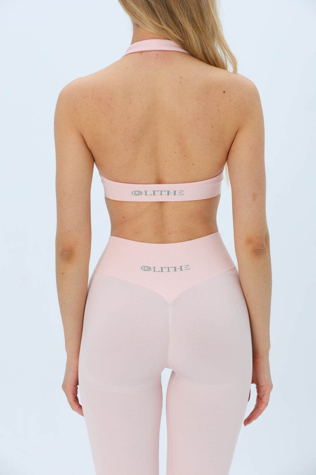 Seamless Halter Neck Sculpting Sports Bra