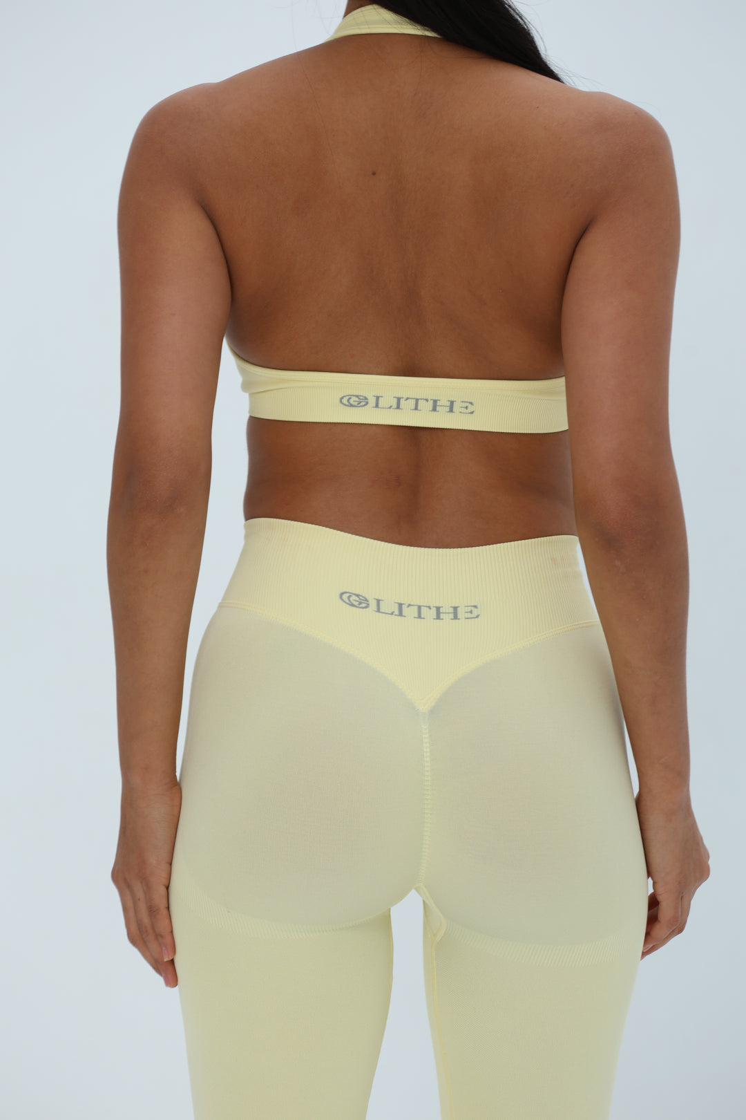 Seamless Halter Neck Sculpting Sports Bra